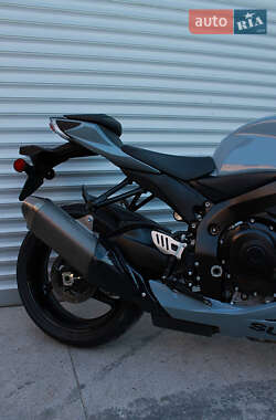 Спортбайк Suzuki GSX-R 750 2025 в 