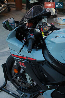 Спортбайк Suzuki GSX-R 750 2025 в 