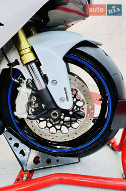 Спортбайк Suzuki GSX-R 750 2013 в 