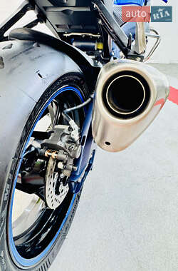 Спортбайк Suzuki GSX-R 750 2013 в 