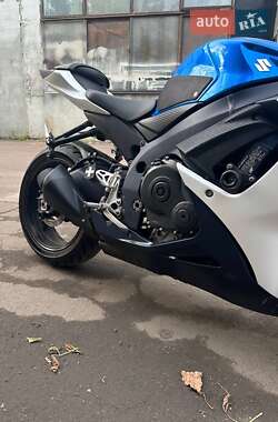 Спортбайк Suzuki GSX-R 750 2011 в 