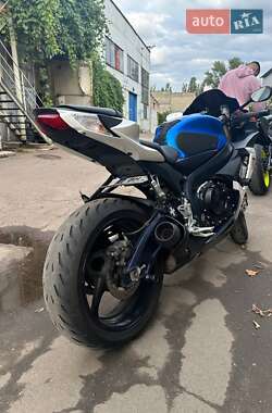 Спортбайк Suzuki GSX-R 750 2011 в 