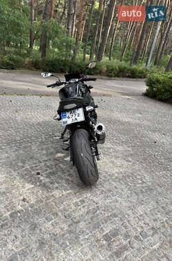 Мотоцикл Без обтекателей (Naked bike) Suzuki GSX-R 750 2015 в 