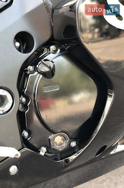 Спортбайк Suzuki GSX-R 750 2005 в 