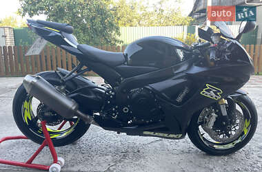 Спортбайк Suzuki GSX-R 750 2019 в 