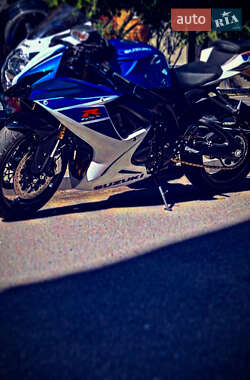 Спортбайк Suzuki GSX-R 750 2024 в 