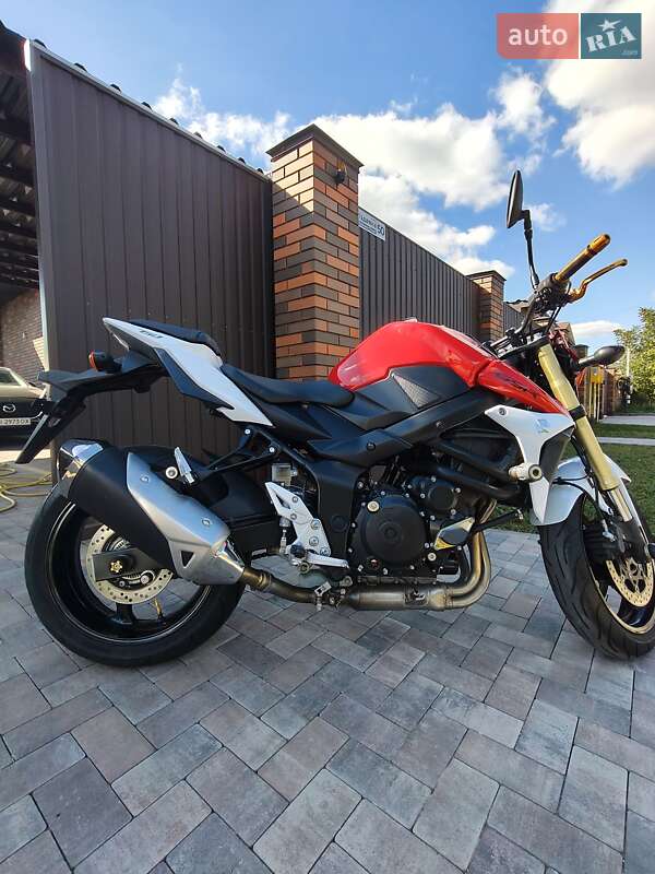 Мотоцикл Без обтекателей (Naked bike) Suzuki GSX-R 750 2017 в Белогородке фото 20 Мотоцикл Без обтекателей (Naked bike) Suzuki GSX-R 750 2017 в Белогородке