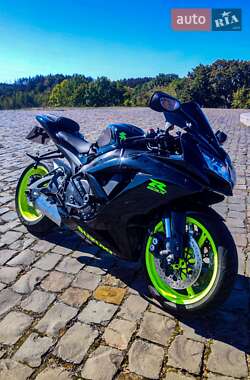 Спортбайк Suzuki GSX-R 750 2008 в 