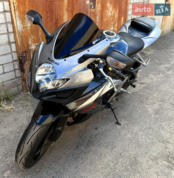 Спортбайк Suzuki GSX-R 750 2007 в Дніпрі