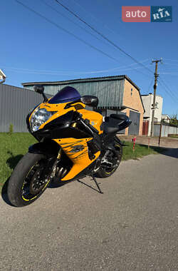 Спортбайк Suzuki GSX-R 750 2012 в 