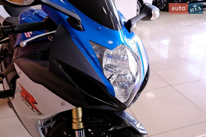 Спортбайк Suzuki GSX-R 750 2011 в Одессе фото 4 Спортбайк Suzuki GSX-R 750 2011 в Одессе