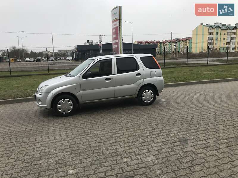 Хэтчбек Suzuki Ignis 2005 в Радехове