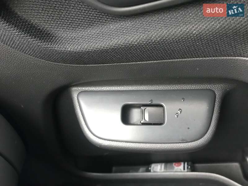 Хэтчбек Suzuki Ignis 2005 в Радехове