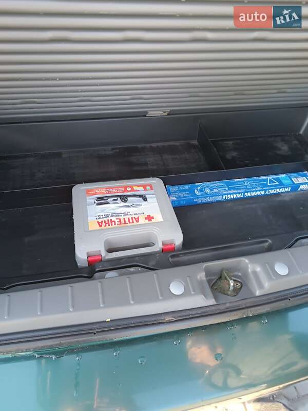 Хэтчбек Suzuki Ignis 2001 в Хотине