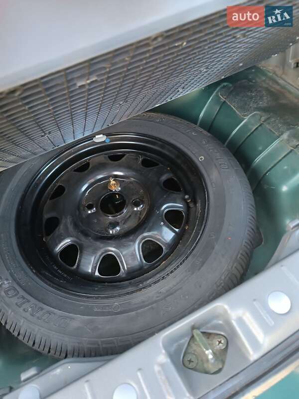 Хэтчбек Suzuki Ignis 2001 в Хотине