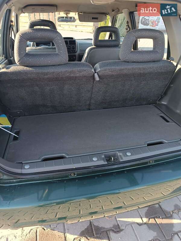 Хэтчбек Suzuki Ignis 2001 в Хотине