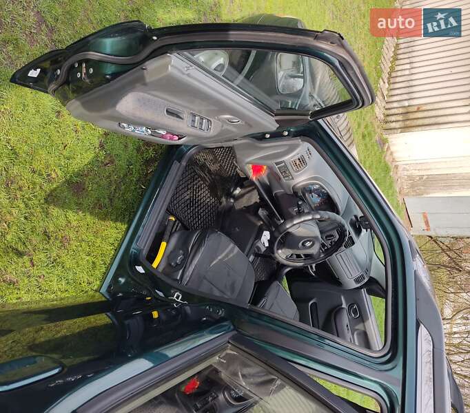 Хэтчбек Suzuki Ignis 2004 в Драбове