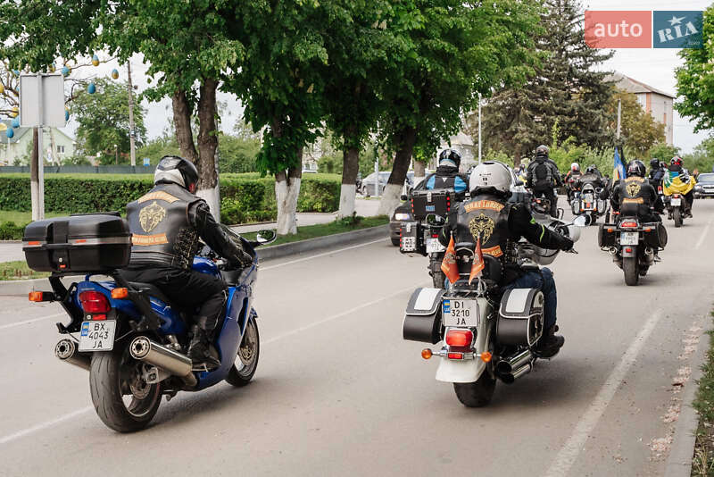 Мотоцикл Круизер Suzuki Intruder 400 Classic 2007 в Литине фото 7 Мотоцикл Круизер Suzuki Intruder 400 Classic 2007 в Литине