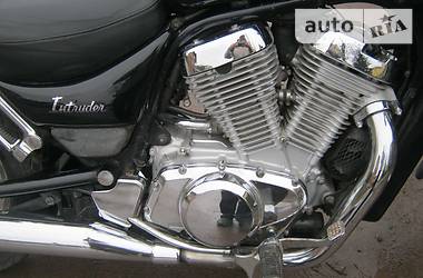 Мотоцикл Чоппер Suzuki Intruder 400 1998 в Сокале