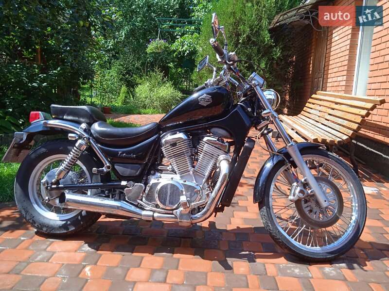 Мотоцикл Чоппер Suzuki Intruder 400 1997 в Тульчині