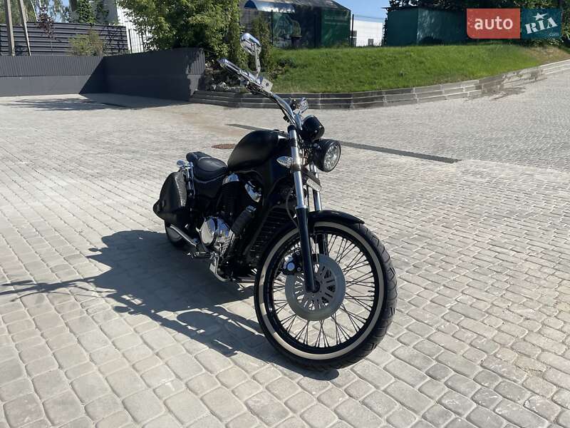 Боббер Suzuki Intruder 400 1999 в Днепре