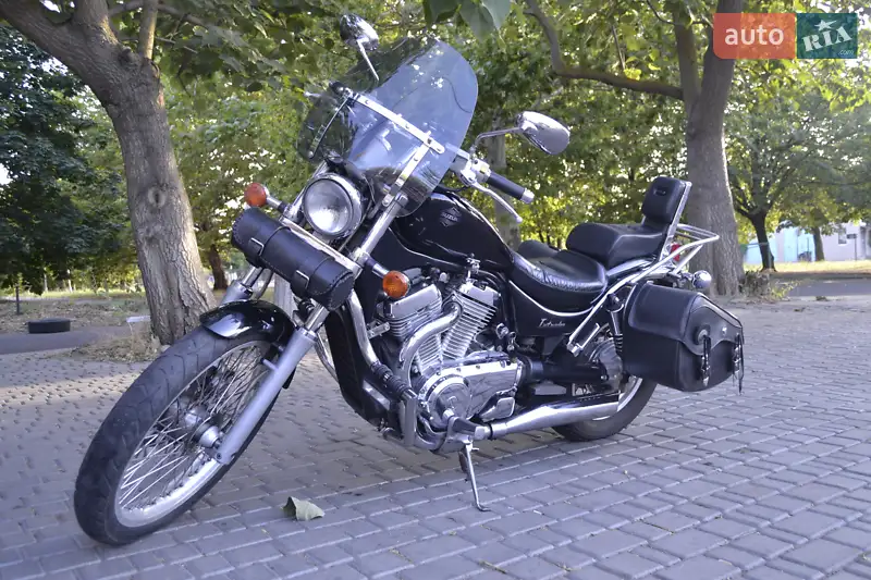 Suzuki Intruder 400 2001