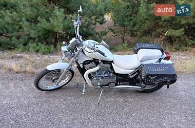 Мотоцикл Чоппер Suzuki Intruder 800 2000 в Бородянке