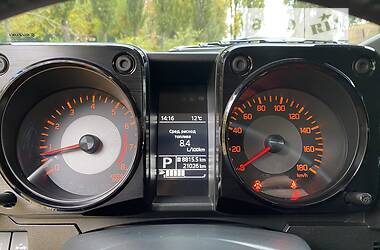 Позашляховик / Кросовер Suzuki Jimny 2021 в 