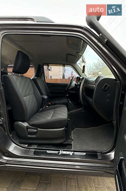 Внедорожник / Кроссовер Suzuki Jimny 2015 в 