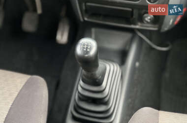 Внедорожник / Кроссовер Suzuki Jimny 2012 в 