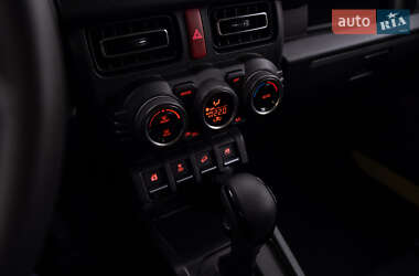 Позашляховик / Кросовер Suzuki Jimny 2024 в 
