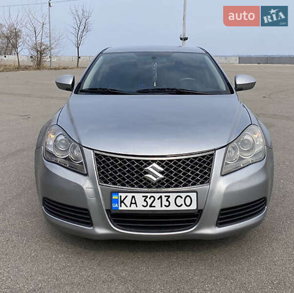 Седан Suzuki Kizashi 2010 в 