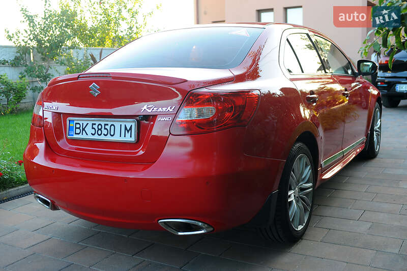 Седан Suzuki Kizashi 2010 в Рівному