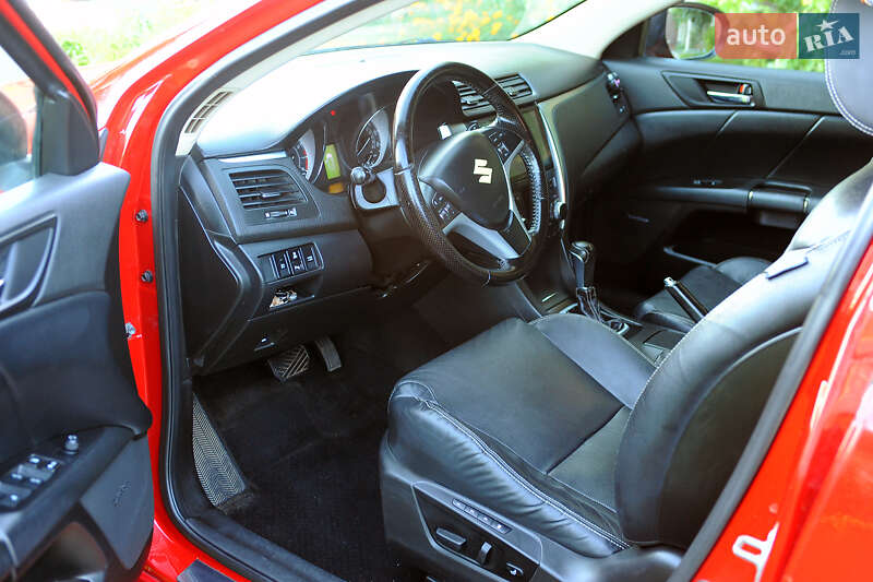 Седан Suzuki Kizashi 2010 в Рівному