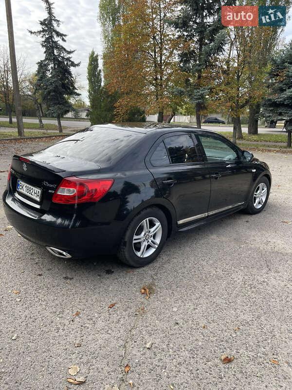 Седан Suzuki Kizashi 2010 в Вознесенске фото 10 Седан Suzuki Kizashi 2010 в Вознесенске