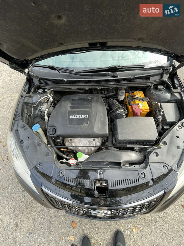 Седан Suzuki Kizashi 2010 в Вознесенске фото 28 Седан Suzuki Kizashi 2010 в Вознесенске