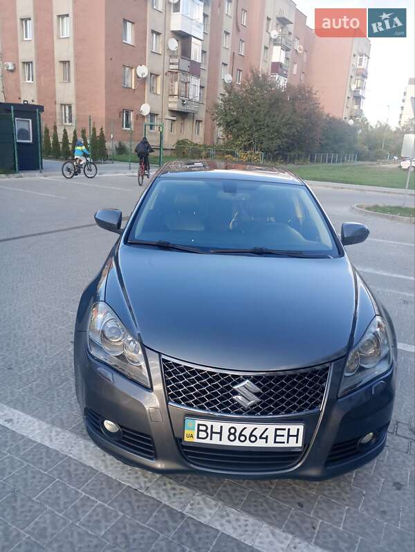 Седан Suzuki Kizashi 2011 в Ужгороде фото 10 Седан Suzuki Kizashi 2011 в Ужгороде