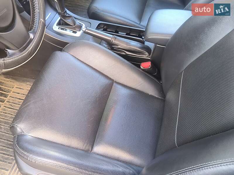 Седан Suzuki Kizashi 2011 в Киеве фото 7 Седан Suzuki Kizashi 2011 в Киеве