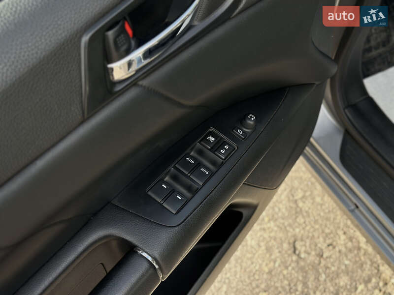 Седан Suzuki Kizashi 2010 в Шептицькому