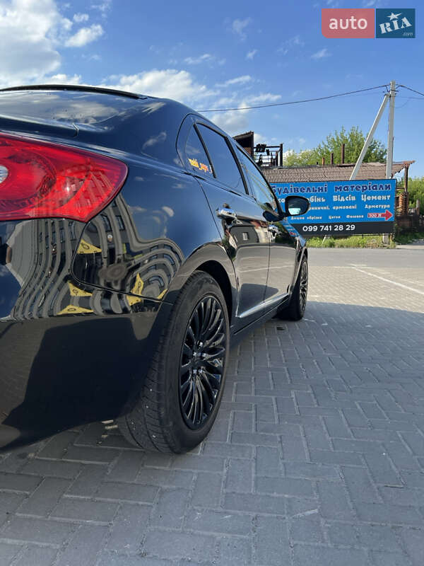 Седан Suzuki Kizashi 2012 в Ивано-Франковске