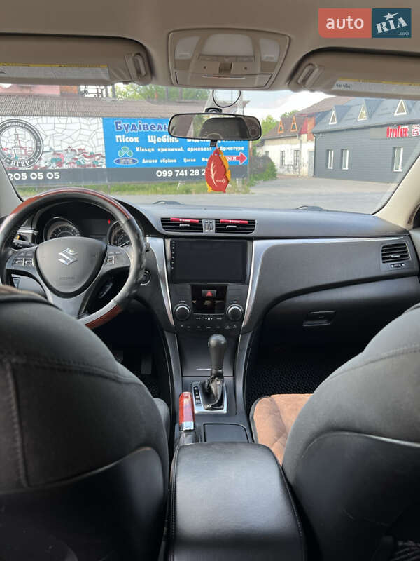 Седан Suzuki Kizashi 2012 в Ивано-Франковске
