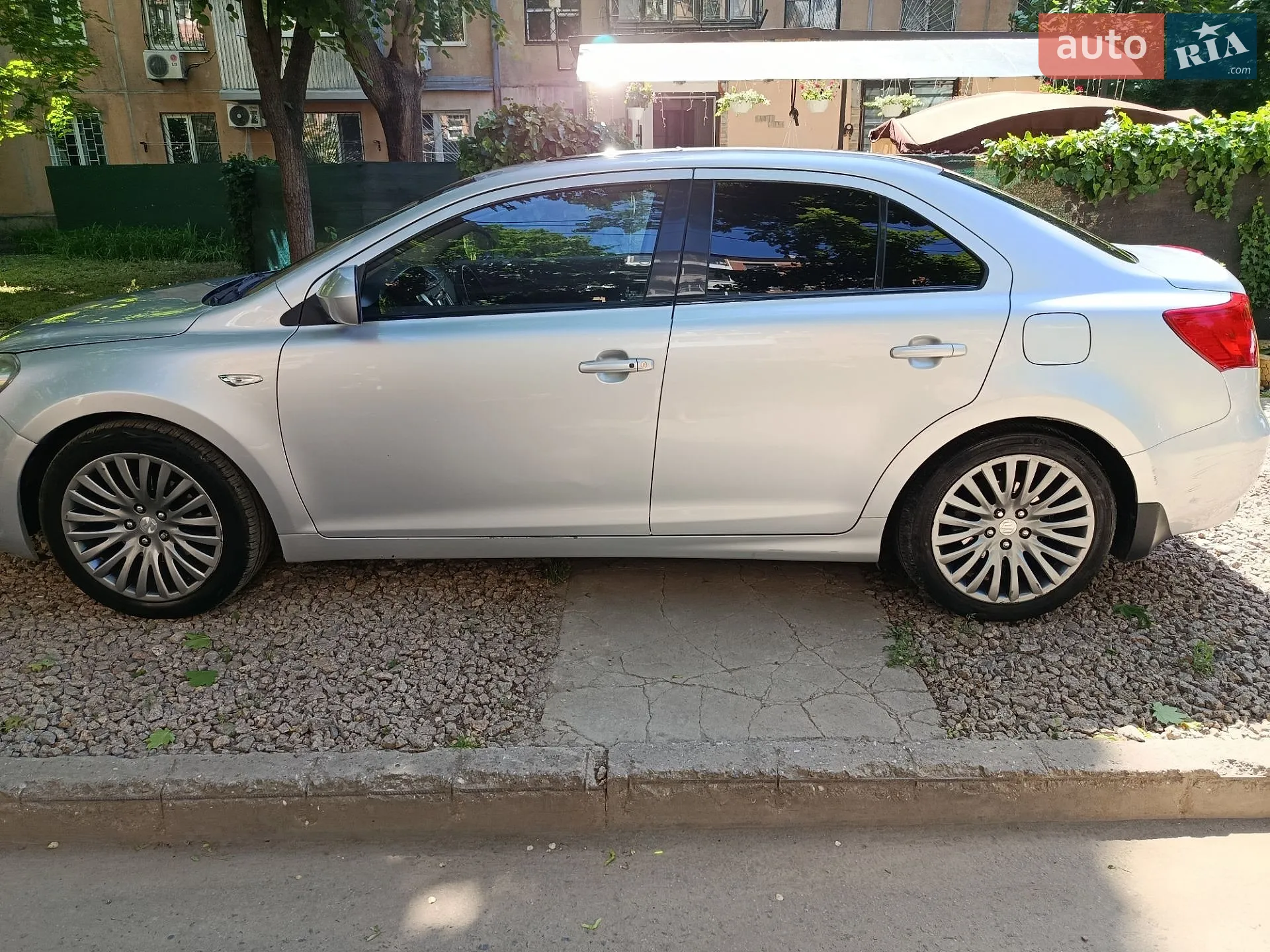2011 Suzuki Kizashi - мініатюра 23