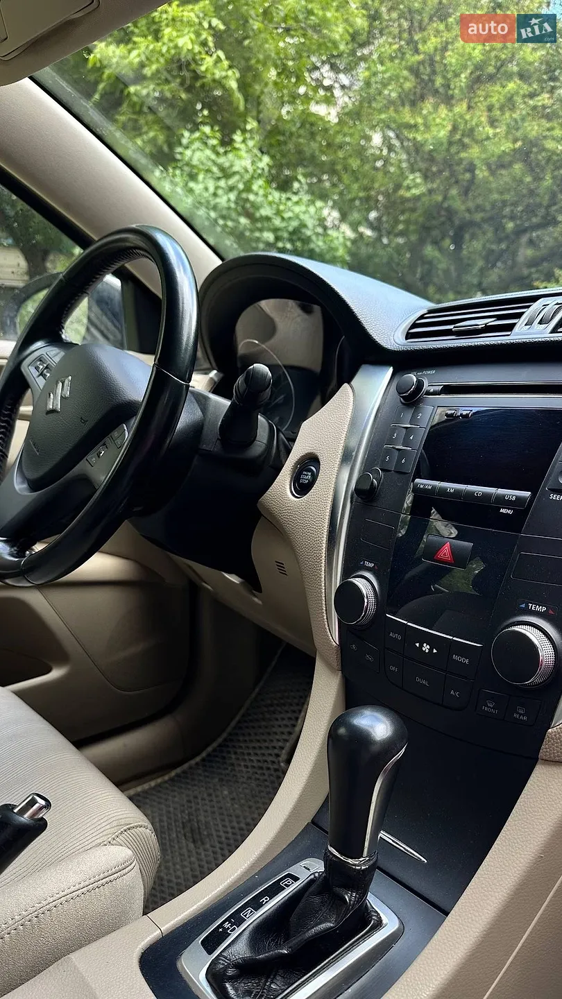 2012 Suzuki Kizashi - мініатюра 8