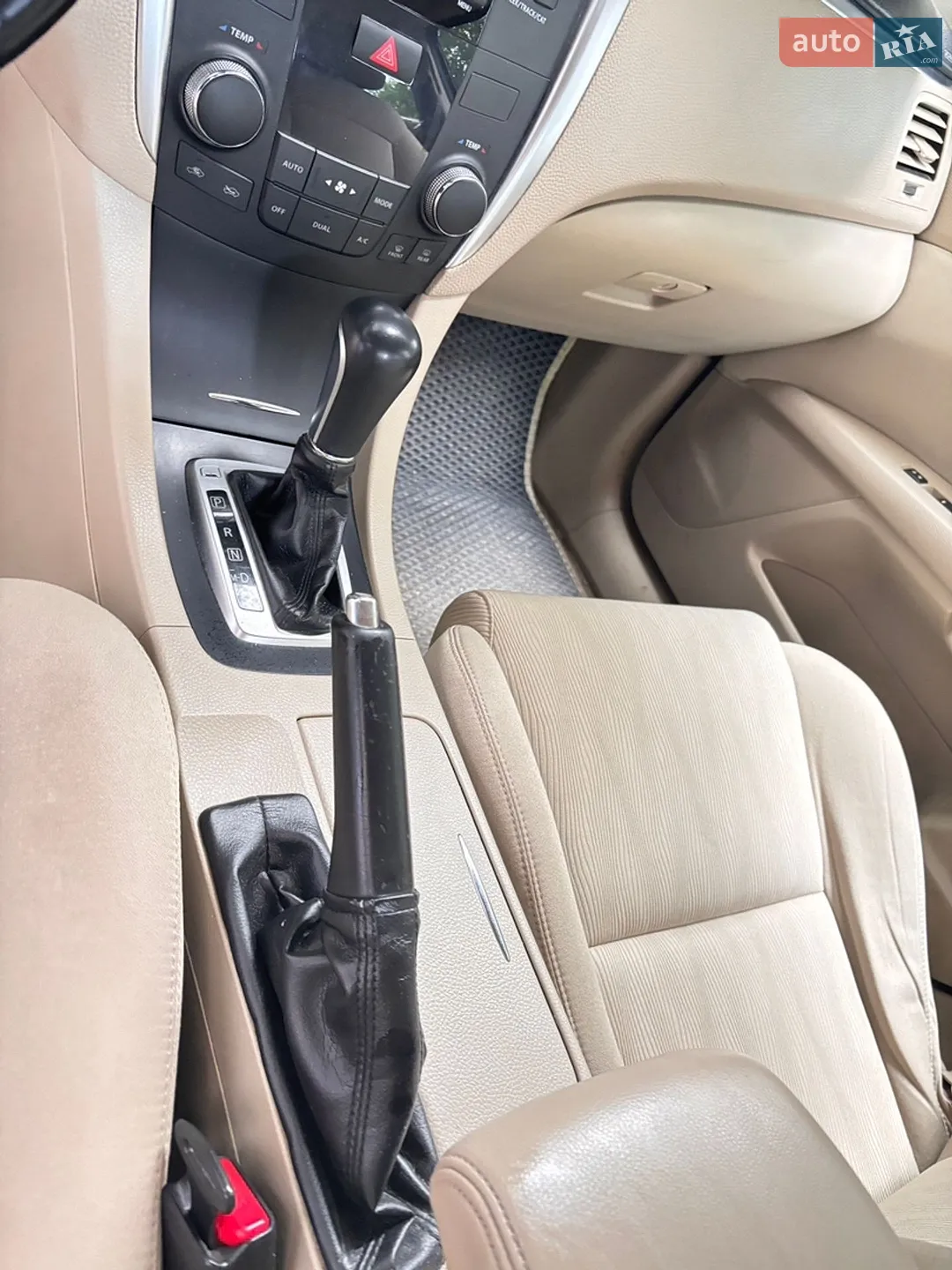 2012 Suzuki Kizashi - мініатюра 11