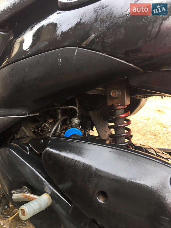 Скутер Suzuki Lets 2 2002 в Дубровице