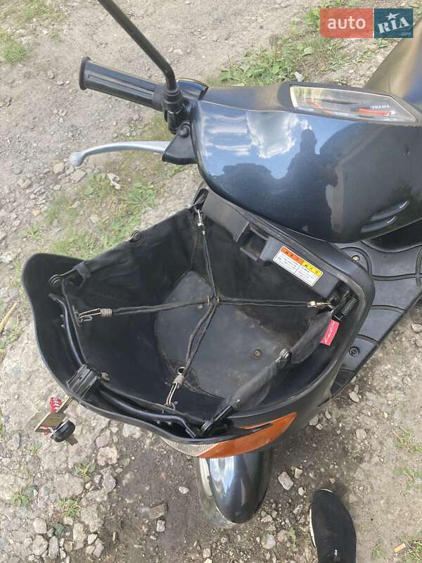 Скутер Suzuki Lets 2011 в Змиеве
