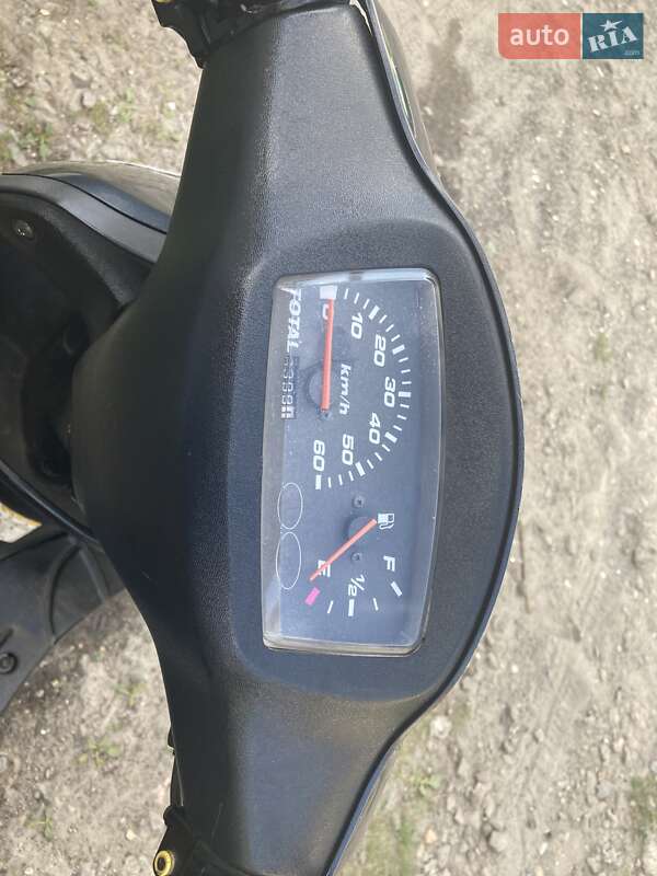 Скутер Suzuki Lets 2011 в Змиеве
