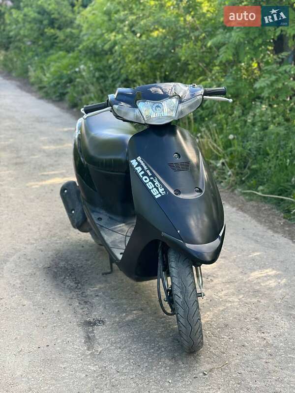 Мопеды Suzuki Lets 2011 в Бучаче