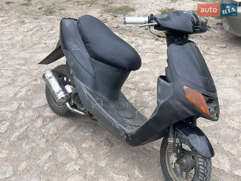 Скутер Suzuki Lets 2011 в Никополе