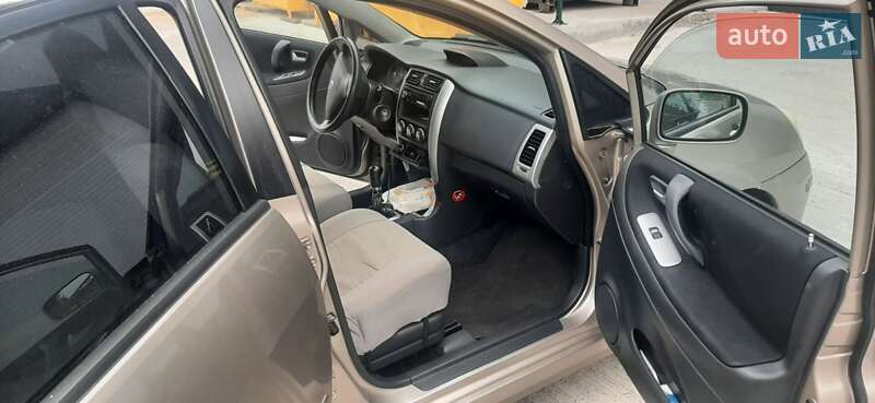Седан Suzuki Liana 2005 в Білій Церкві